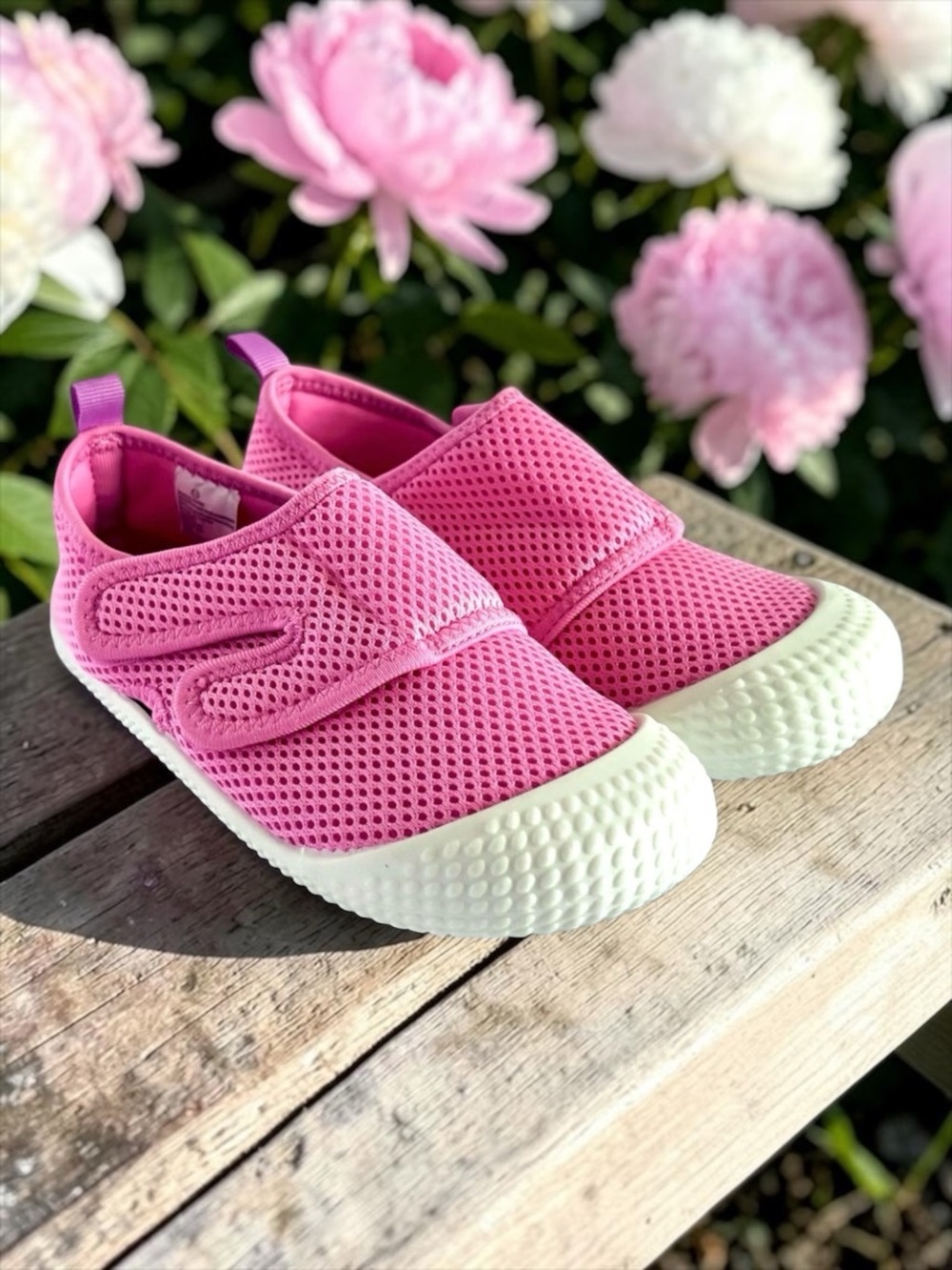Cat & Jack Bubblegum Pink Mesh Sneakers • Toddler Girl 11 • Excellent Condition